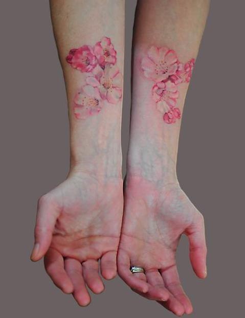 Blomster tattoo håndled