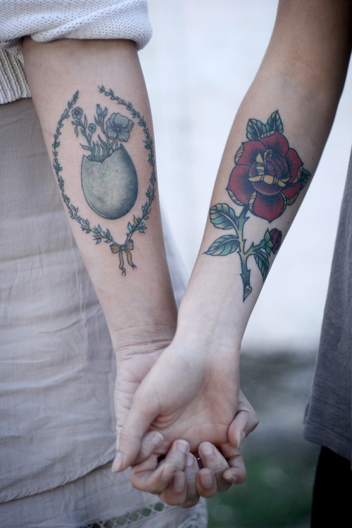 Detaljeret farveri tattoo på armen 